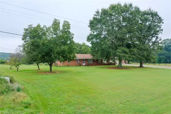 Harmony, NC 28634,1592 County Line RD