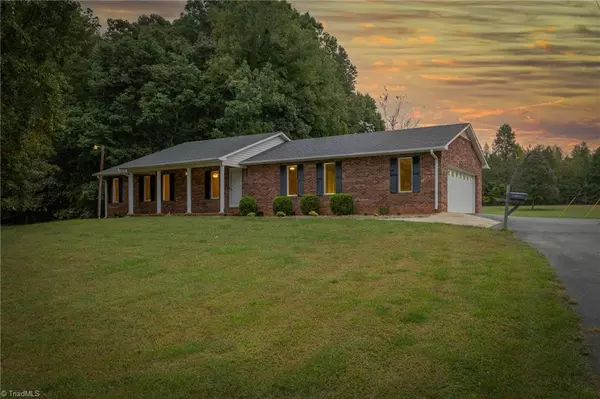 515 Backwoods LN, Colfax, NC 27235