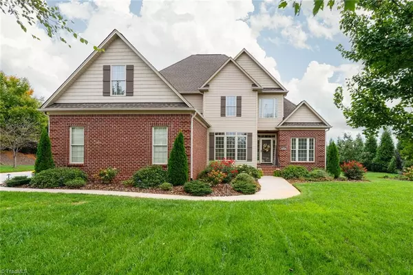 8194 McClanahan DR, Browns Summit, NC 27214