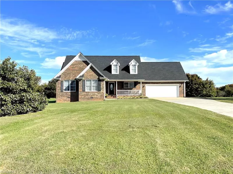 2432 Iris DR, Haw River, NC 27258