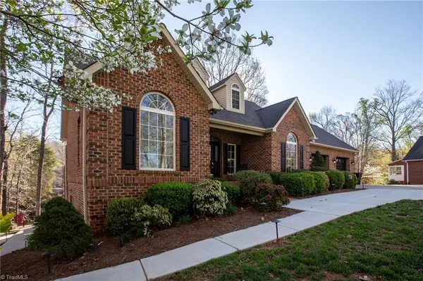 Denton, NC 27239,282 Mountain Shore DR