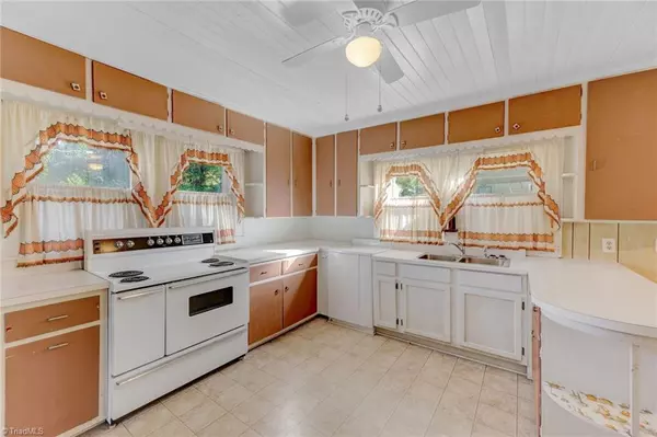 Pleasant Garden, NC 27313,1304 Ryegate DR