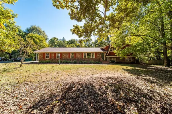 Stoneville, NC 27048,204 Lee ST