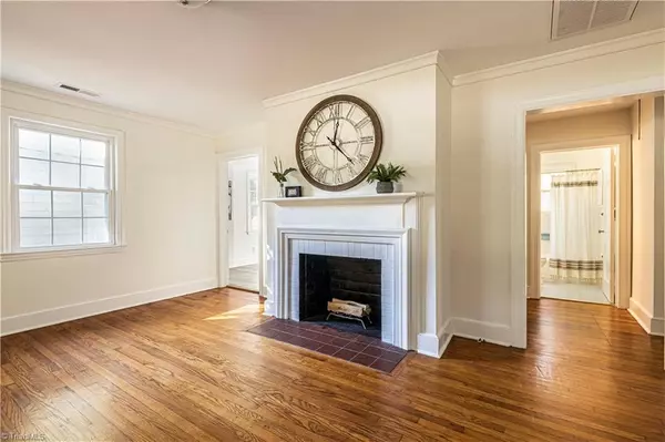 Greensboro, NC 27408-4108,2006 Colonial AVE