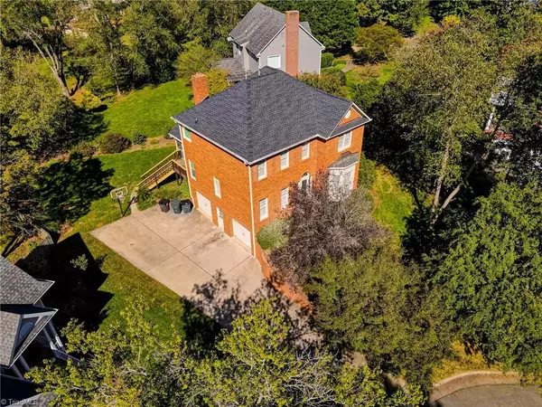 Winston Salem, NC 27106,3633 Foxglove DR