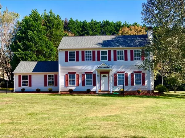 7518 Strawberry RD, Summerfield, NC 27358