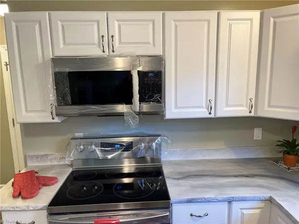 Summerfield, NC 27358,7518 Strawberry RD