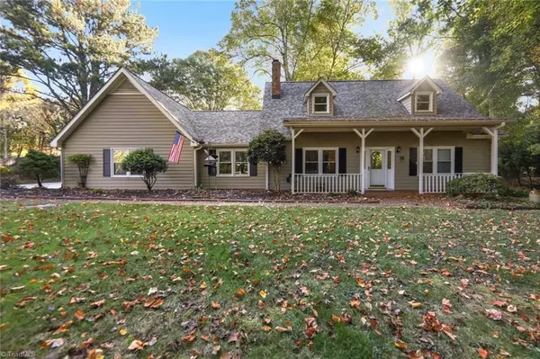 1425 Trailwood LN, Kernersville, NC 27284