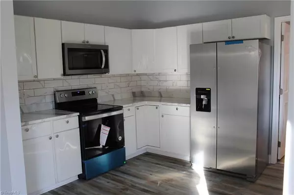 Tobaccoville, NC 27050,605 Autumn DR