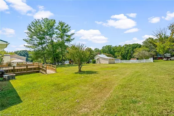 Tobaccoville, NC 27050,8436 Stanwix DR
