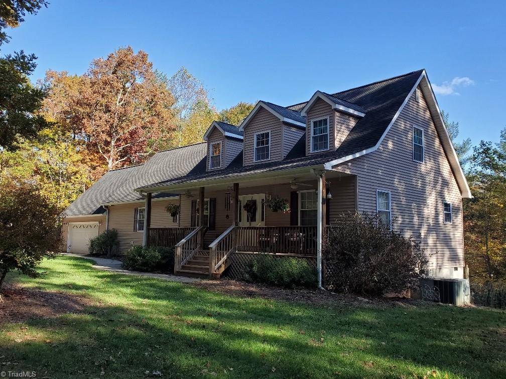 Ararat, VA 24053,2207 Ararat HWY