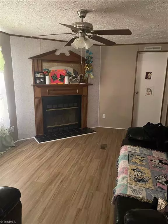 Lexington, NC 27295,290 Brushy DR