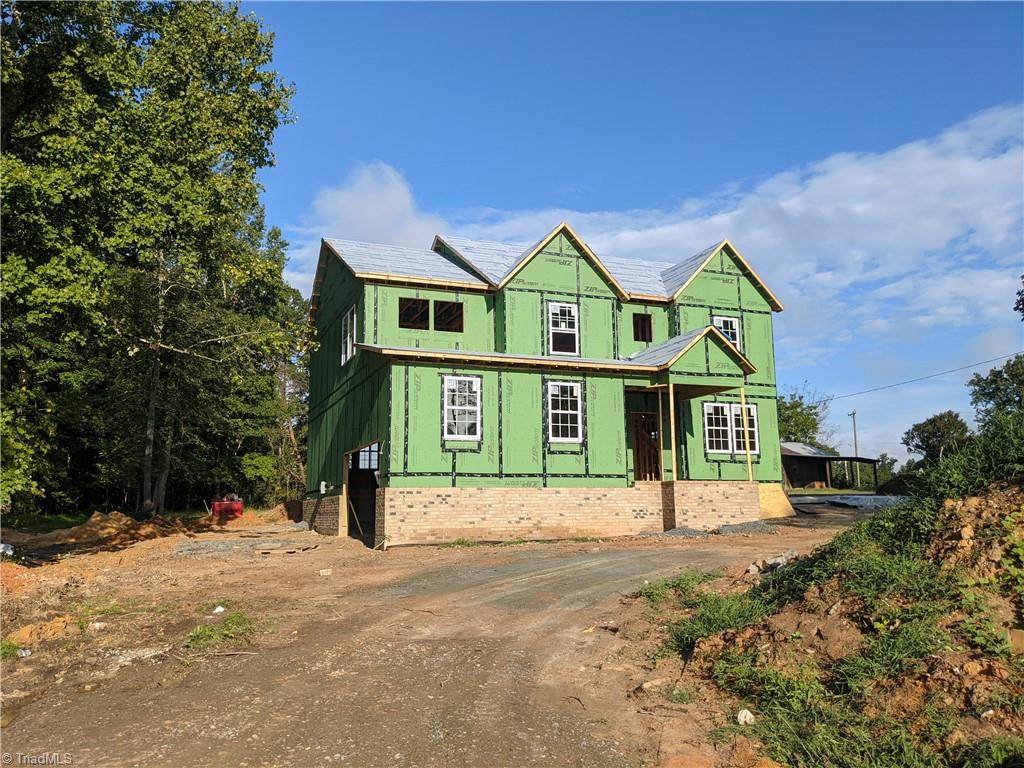 3082 Cascade DR, Burlington, NC 27217