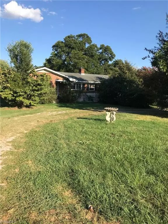 937 Knowles RD, Reidsville, NC 27320