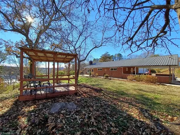 North Wilkesboro, NC 28659,108 Sycamore ST