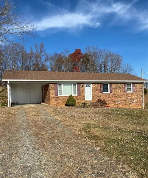 322 Flippin RD, Lowgap, NC 27024