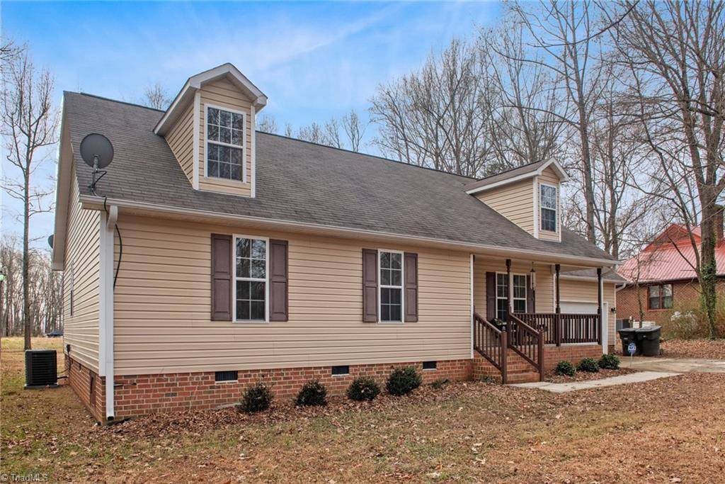 Greensboro, NC 27405,2004 Darrin DR