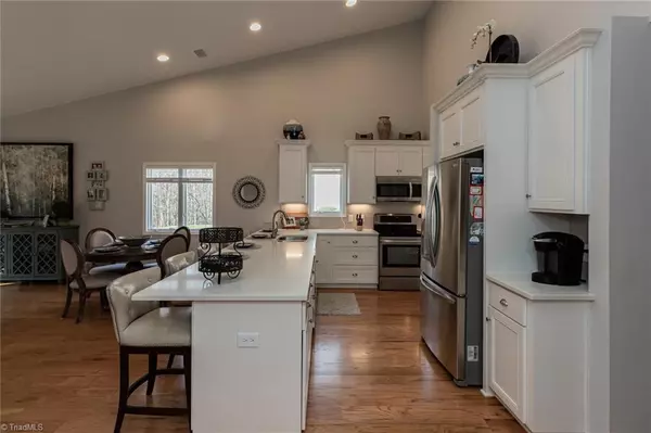 Wilkesboro, NC 28697,1609 Park PL