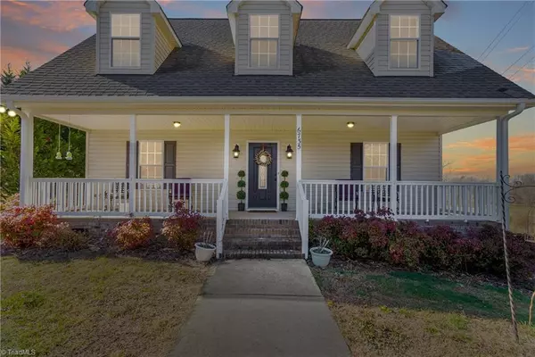 6735 Hockett Country LN, Pleasant Garden, NC 27313