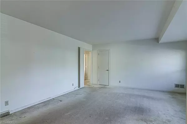 Greensboro, NC 27408,3504 Wilshire DR