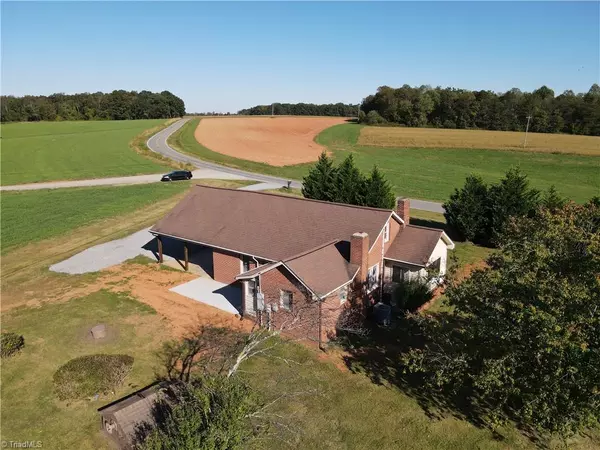 Roaring River, NC 28669,7313 White Plains RD