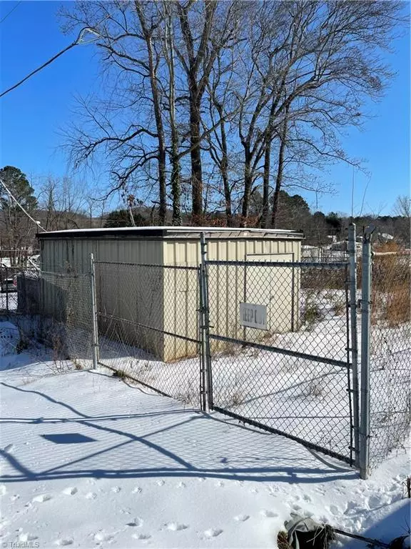 Hamptonville, NC 27020,2909 Pin Oak RD