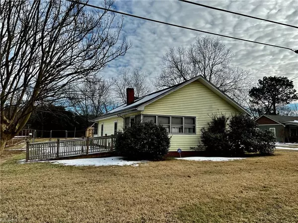 3228 Pleasant Ridge RD, Summerfield, NC 27358