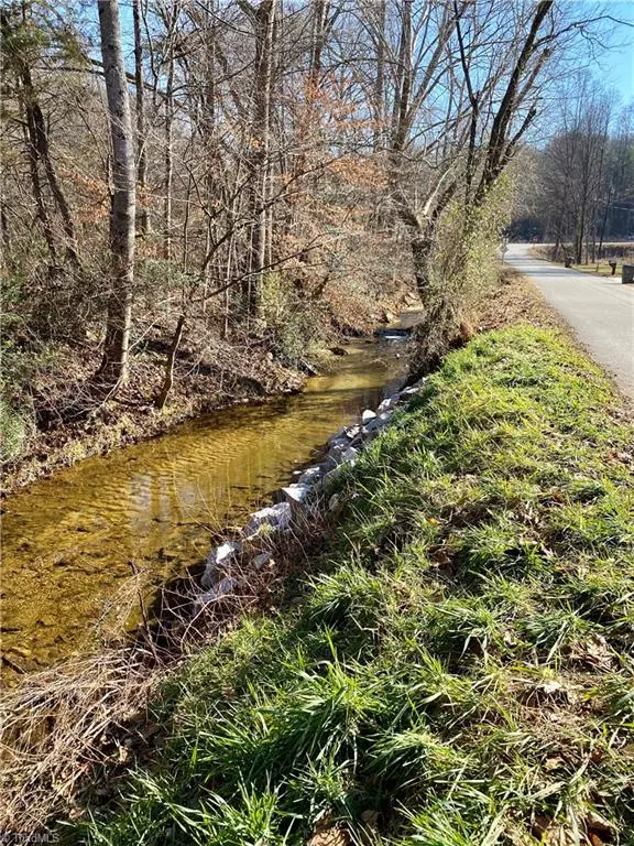 Wilkesboro, NC 28697,805 Westover DR
