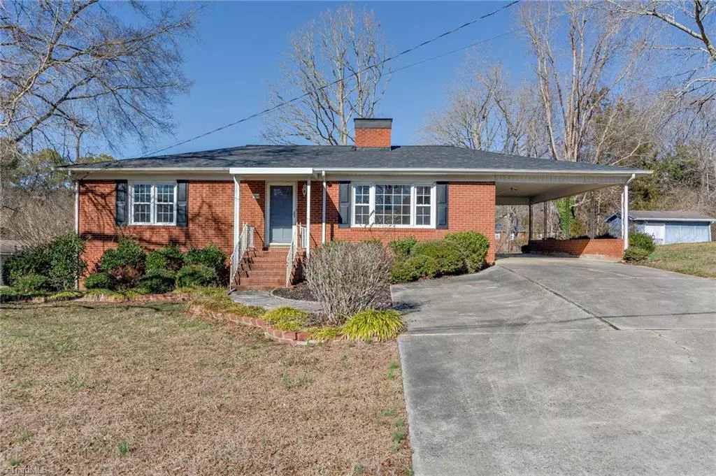 Ramseur, NC 27316,384 Curtis ST