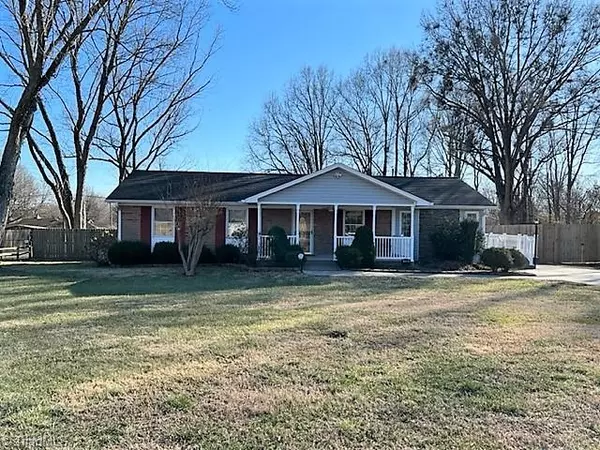 156 Clearview RD, Eden, NC 27288