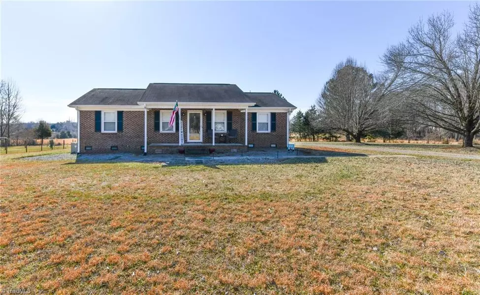 5602 Pine Creek CT, Mcleansville, NC 27301