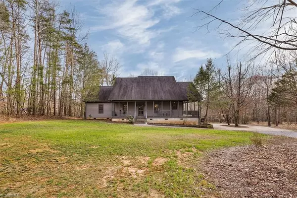 376 Dovefield DR, Summerfield, NC 27358