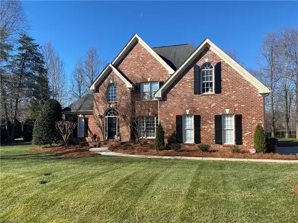 7627 Henson Forest DR, Summerfield, NC 27358