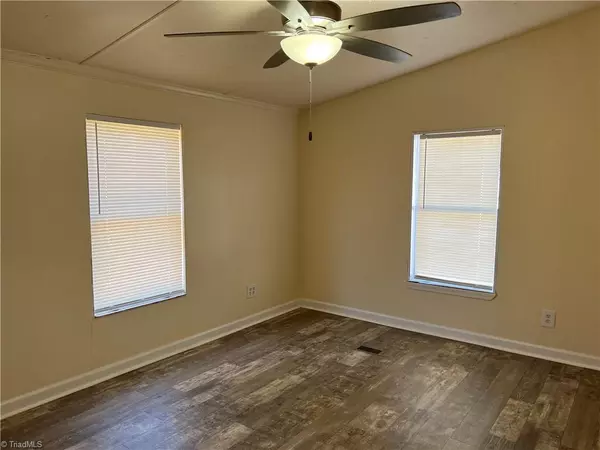 Archdale, NC 27263,5946 Boulder DR