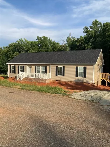 5106 Baker RD, East Bend, NC 27018