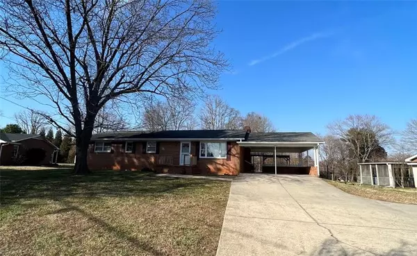 2521 Atwood RD, Winston Salem, NC 27103