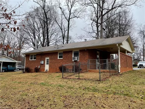 Mcleansville, NC 27301,5401 Hiddenbrook DR