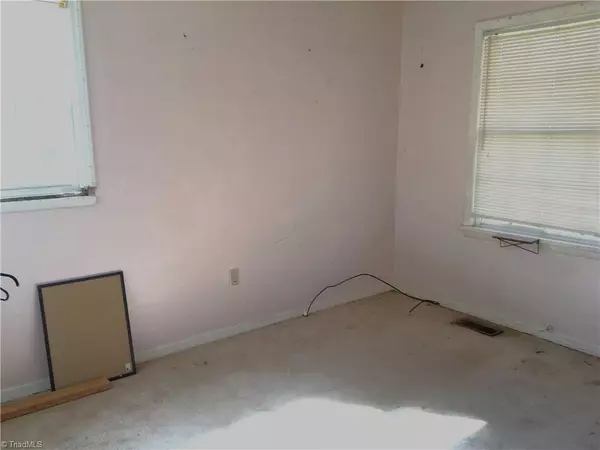 North Wilkesboro, NC 28659,871 Windy Ridge RD