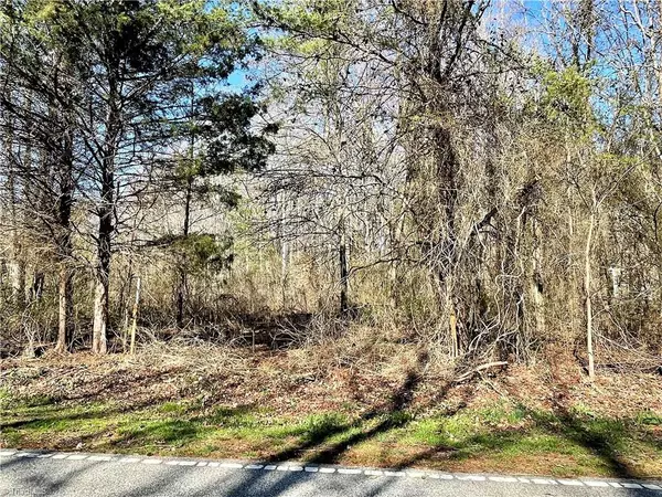 3010 Riverside DR,  Lexington,  NC 27292