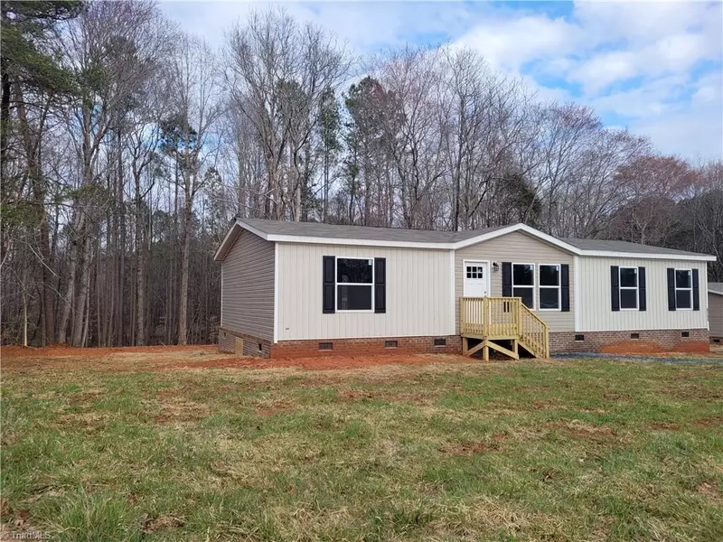 4753 Roundleaf RD, Ramseur, NC 27316