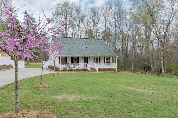 6601 Glenbrooke DR, Pleasant Garden, NC 27313