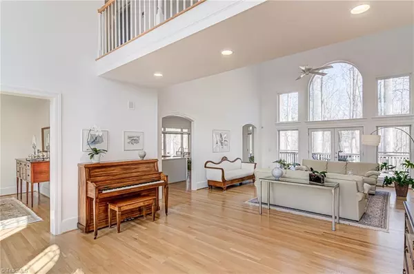 Summerfield, NC 27358,7002 Mustang CT