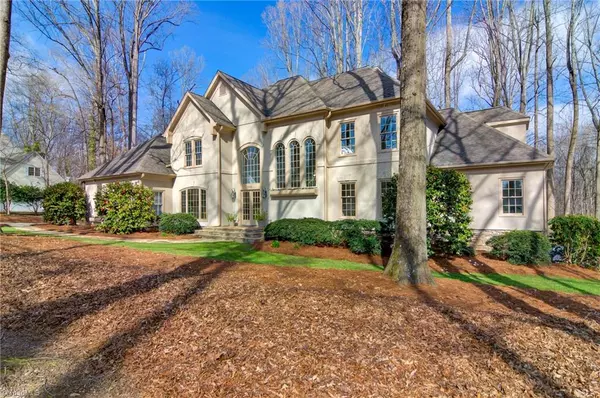 7002 Mustang CT, Summerfield, NC 27358