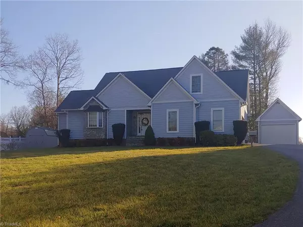 136 Leather Hinge DR, Wilkesboro, NC 28697