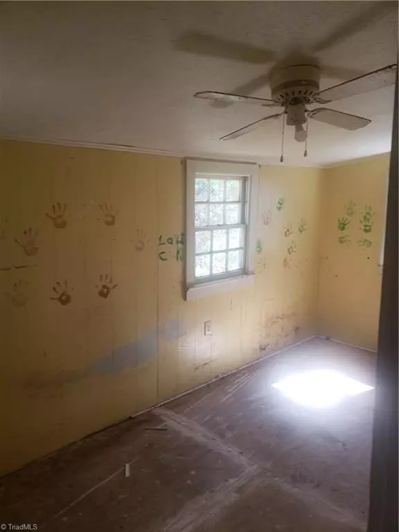 Roaring River, NC 28669,410 White Plains RD