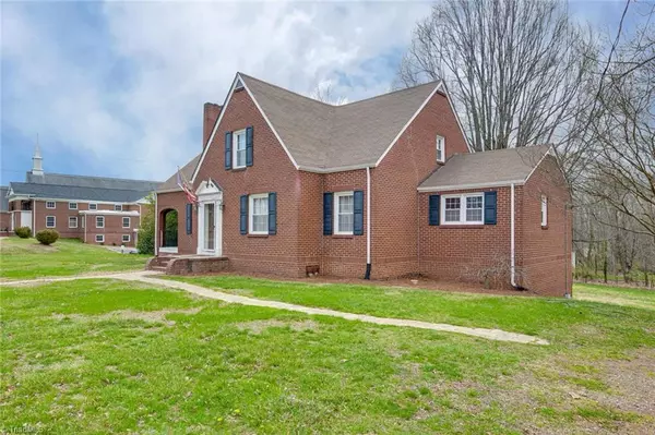Stoneville, NC 27048,208 E Main ST
