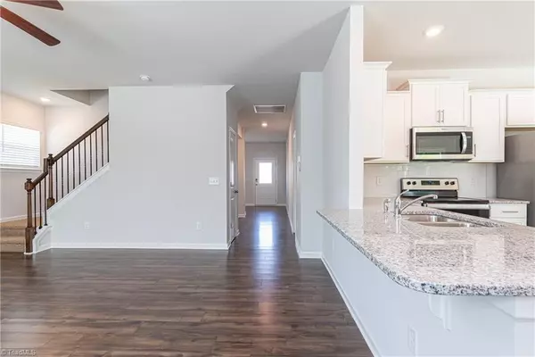 Burlington, NC 27215,566 Spaulding ST