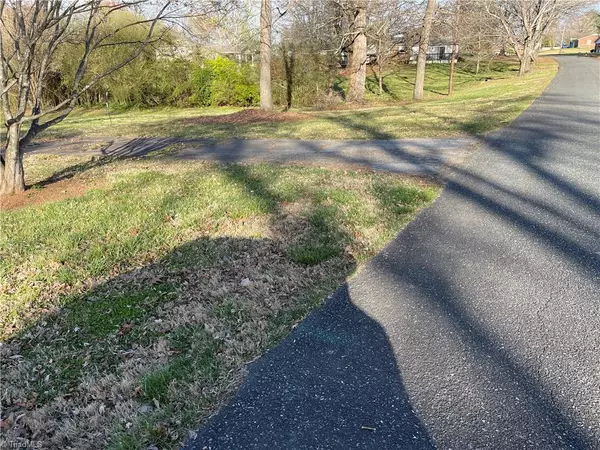 Tobaccoville, NC 27050,165 Little Brook DR