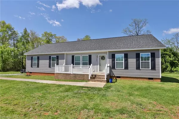 1063 Remi DR, Boonville, NC 27011