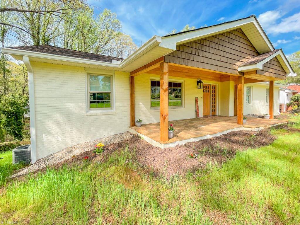 2815 Monticello DR, Winston Salem, NC 27106